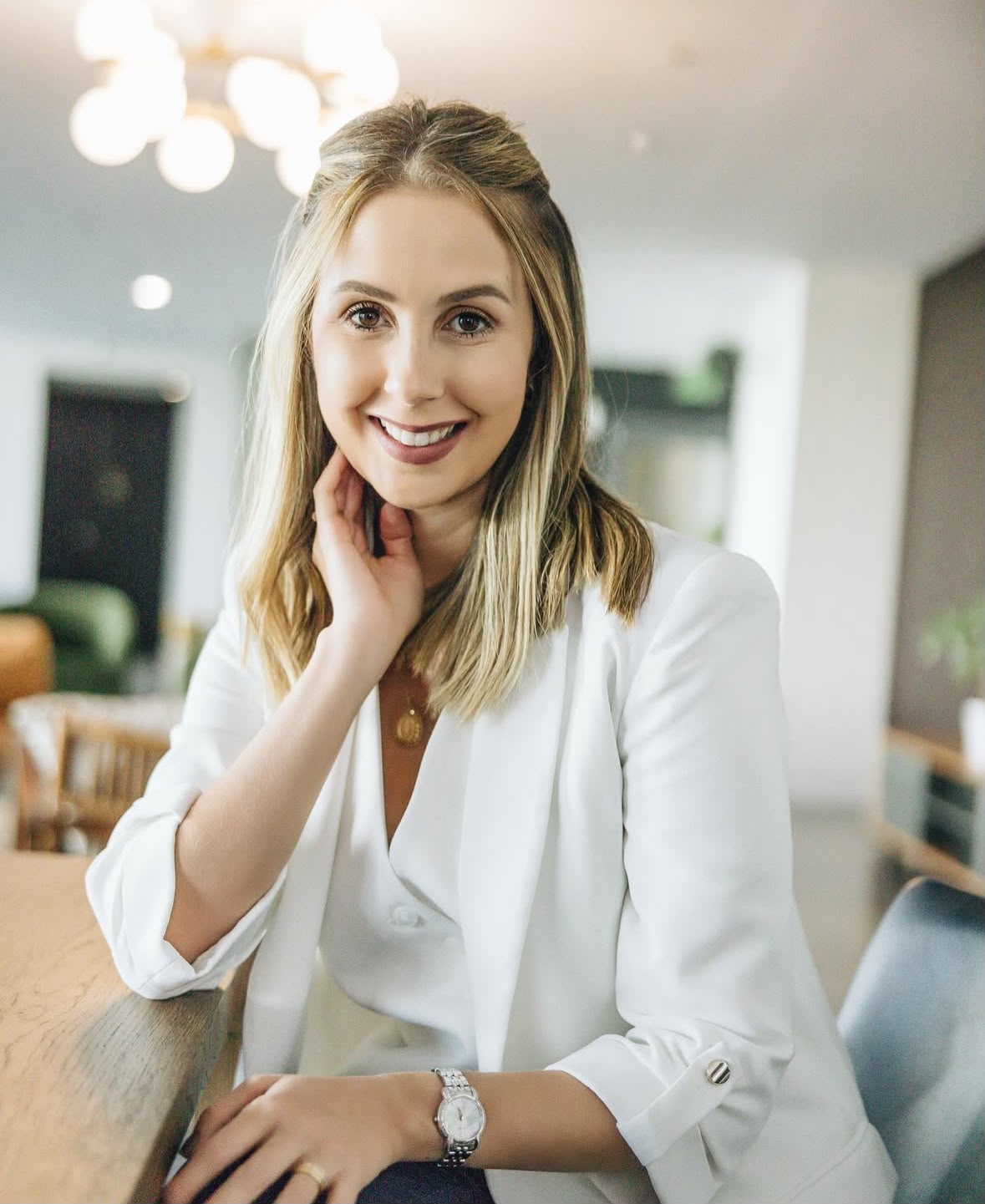 Alana Ferreira, assessora imobiliária brasileira em Miami
